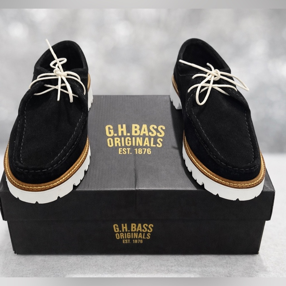 G.H. Bass Originals Wallace Lug Sole Moc Women shoes. New in the box. Size 7.5